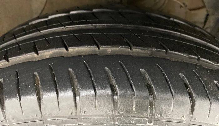 2016 Maruti Vitara Brezza LDI OPT, Diesel, Manual, 94,736 km, Right Front Tyre Tread