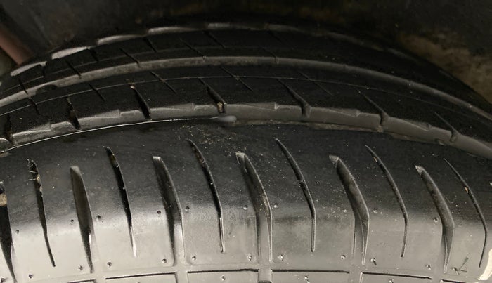 2016 Maruti Vitara Brezza LDI OPT, Diesel, Manual, 94,736 km, Left Rear Tyre Tread