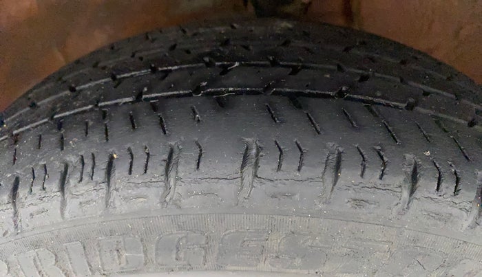2015 Maruti Alto K10 VXI AMT, Petrol, Automatic, 61,739 km, Left Front Tyre Tread