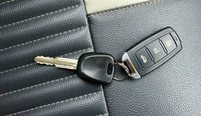 2015 Maruti Alto K10 VXI AMT, Petrol, Automatic, 61,739 km, Lock system - Remote key not functional