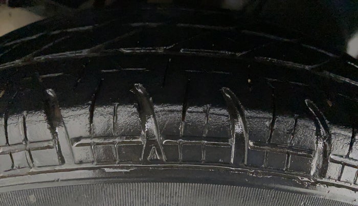 2011 Maruti Swift Dzire VXI, Petrol, Manual, 30,958 km, Right Rear Tyre Tread