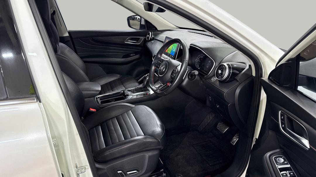 2023 MG HS Essence X, Automatic, 34056 km, Right Side Front Door Cabin View