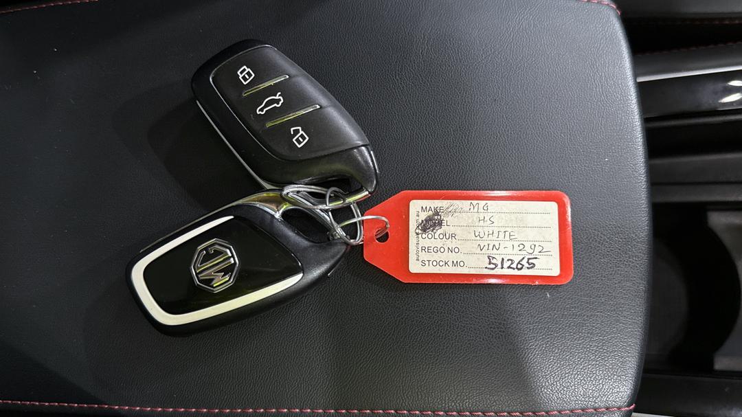 2023 MG HS Essence X, Automatic, 34056 km, Key Close-up