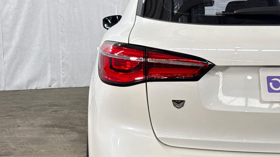 2023 MG HS Essence X, Automatic, 34056 km, Badge (Boot Left Side)