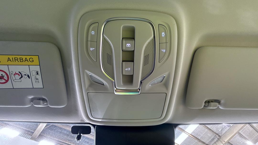 2023 MG HS Essence X, Automatic, 34056 km, On-Roof Controls/Sunglass holder