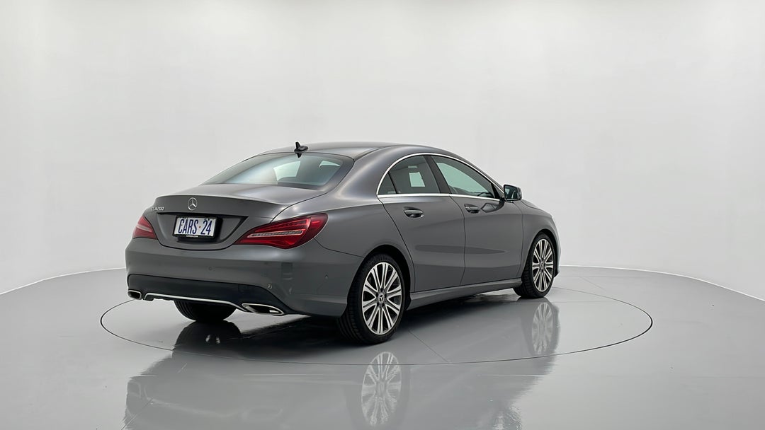 Right Back Diagonal (45- Degree) View