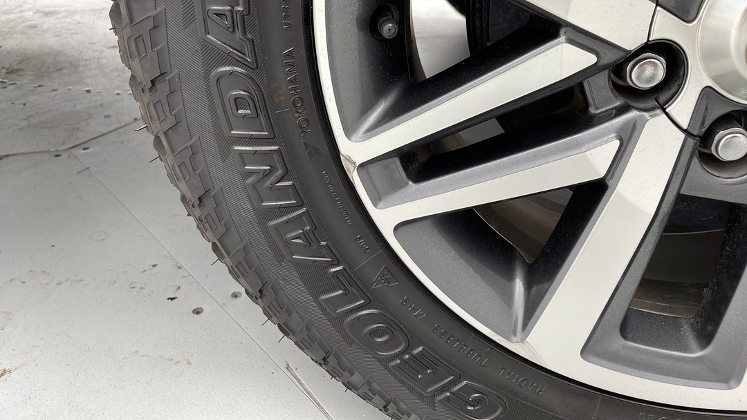 2016 Toyota Hilux Sr5 (4x4), Automatic, 100383 km, Wheels Rim Rear LHS Scratch