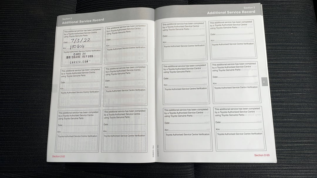 2016 Toyota Hilux Sr5 (4x4), Automatic, 100383 km, Service History