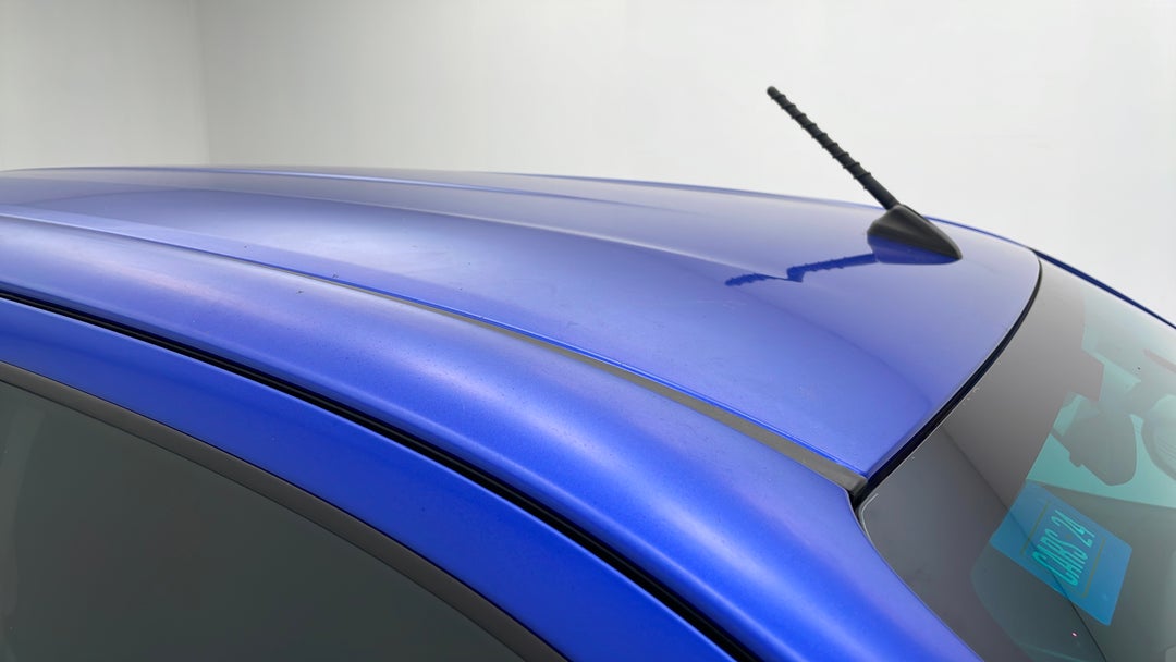 2016 Toyota Hilux Sr5 (4x4), Automatic, 100383 km, Roof/Sunroof View