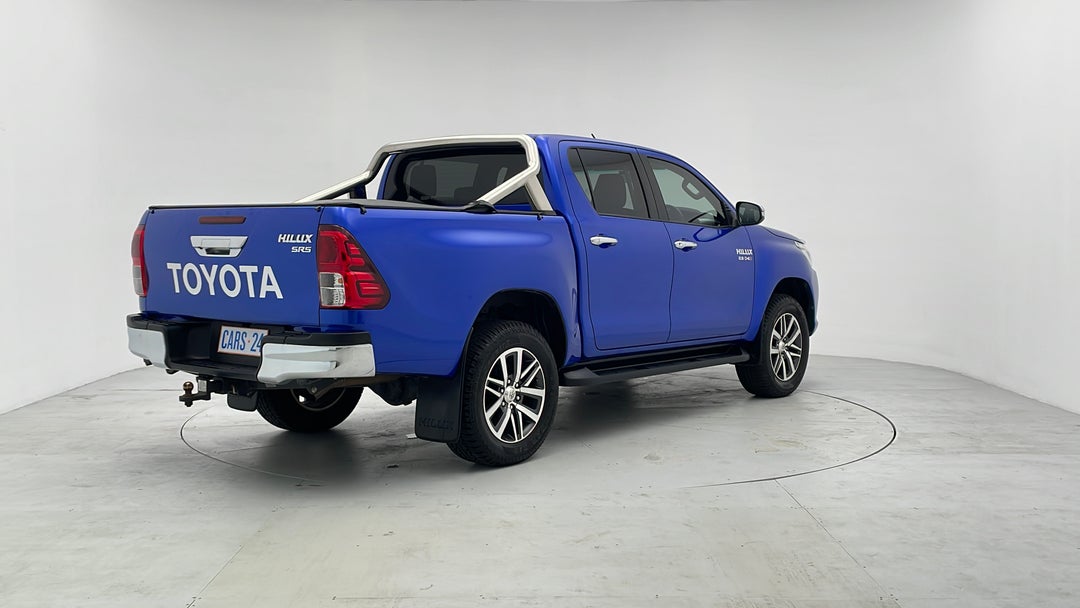 2016 Toyota Hilux Sr5 (4x4), Automatic, 100383 km, Right Back Diagonal (45- Degree) View