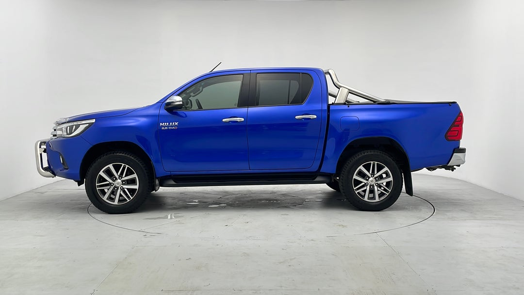 2016 Toyota Hilux Sr5 (4x4), Automatic, 100383 km, Left Side View