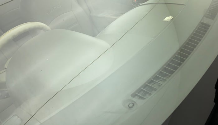 2012 Maruti Ertiga VXI, Petrol, Manual, 91,120 km, Front windshield - Minor spot on windshield