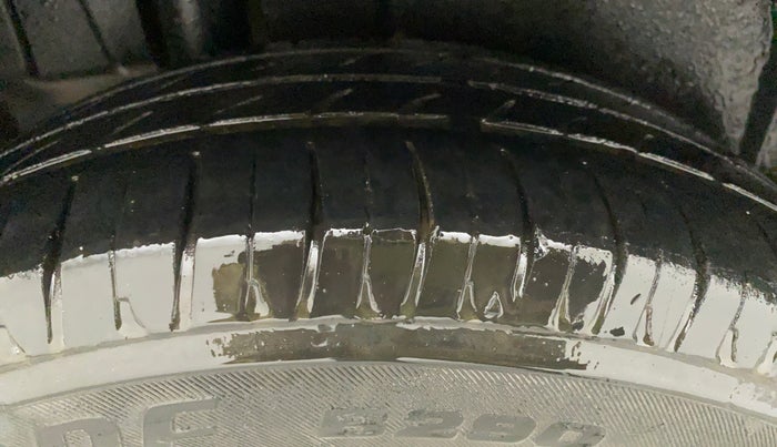 2012 Maruti Ertiga VXI, Petrol, Manual, 91,120 km, Right Rear Tyre Tread