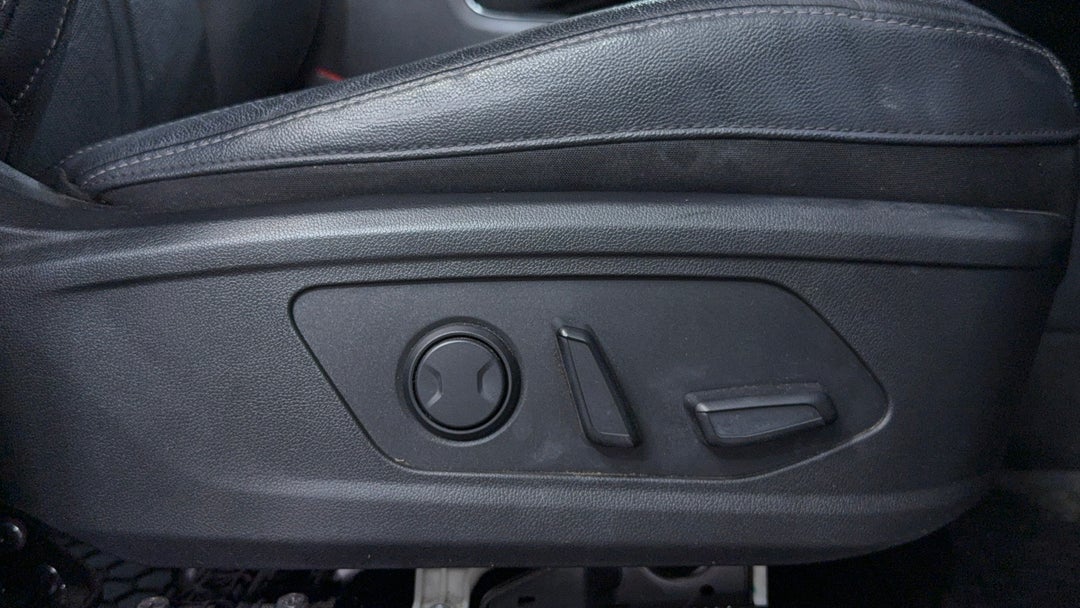 2021 Kia Sorento Sport+ 7 Seat, Automatic, 93327 km, Drivers Side Adjustment Panel