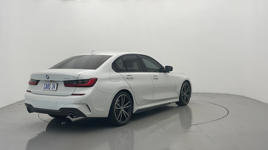 Right Back Diagonal (45- Degree) View