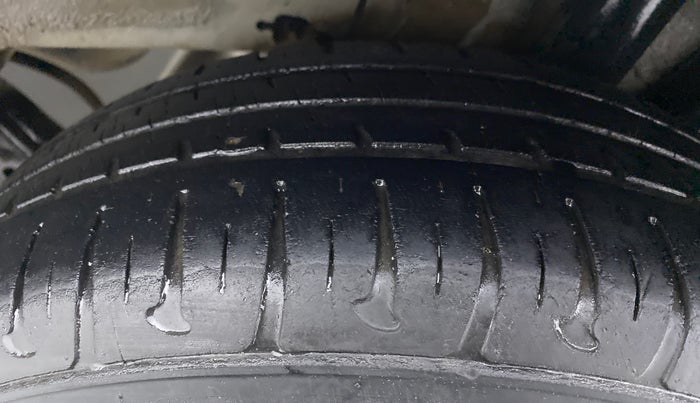 2018 Hyundai Grand i10 SPORTZ 1.2 KAPPA VTVT, Petrol, Manual, 38,961 km, Left Rear Tyre Tread