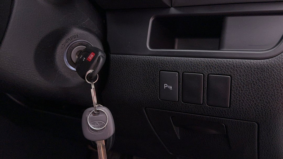 2015 Toyota Kluger Gx (4x2), Automatic, 108357 km, Utility Switches/Buttons