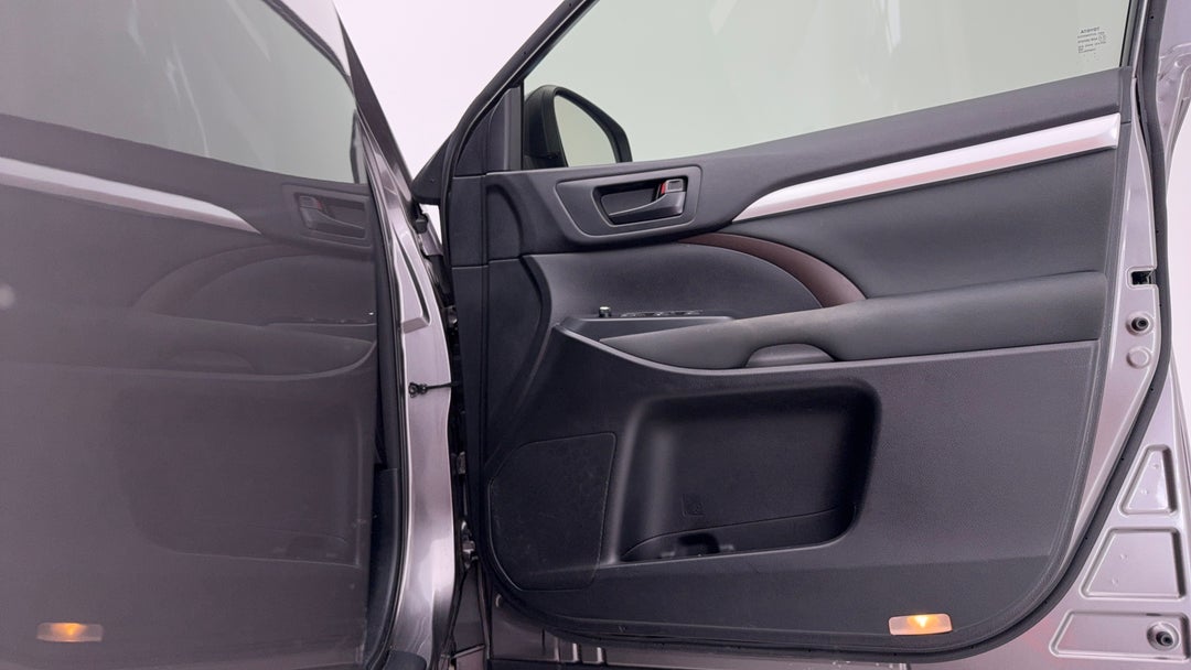 2015 Toyota Kluger Gx (4x2), Automatic, 108357 km, Speaker View