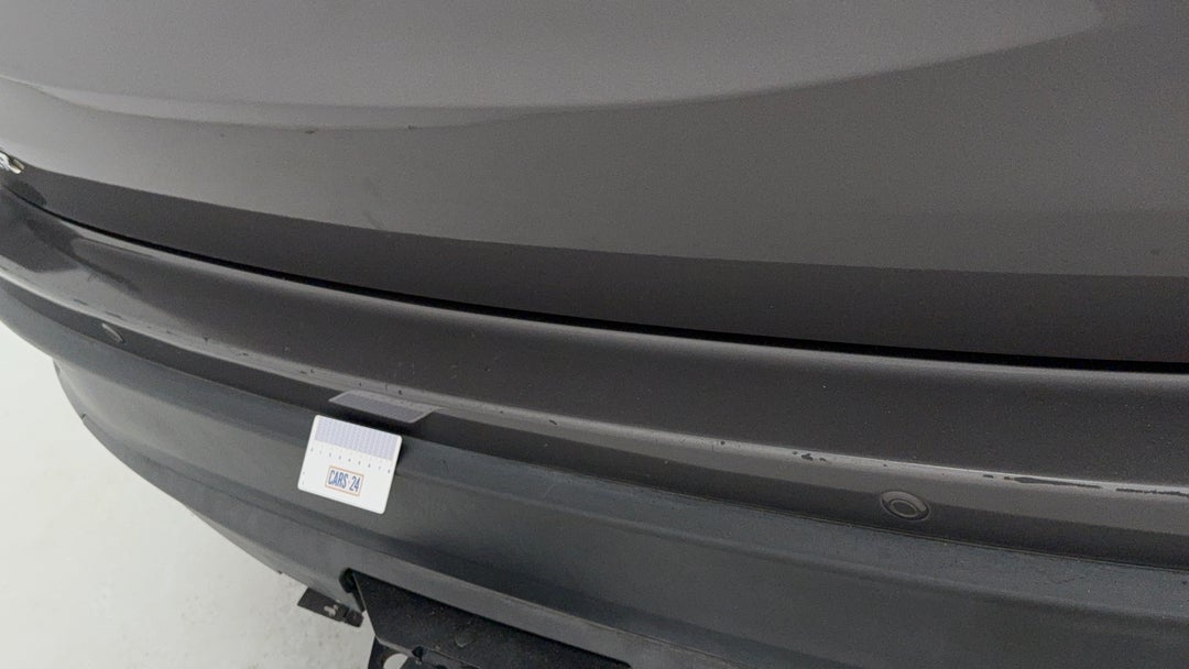 2015 Toyota Kluger Gx (4x2), Automatic, 108357 km, Bumper Rear Chip