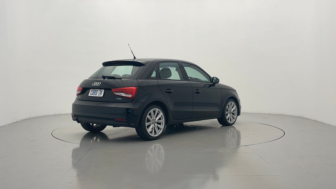 Right Back Diagonal (45- Degree) View