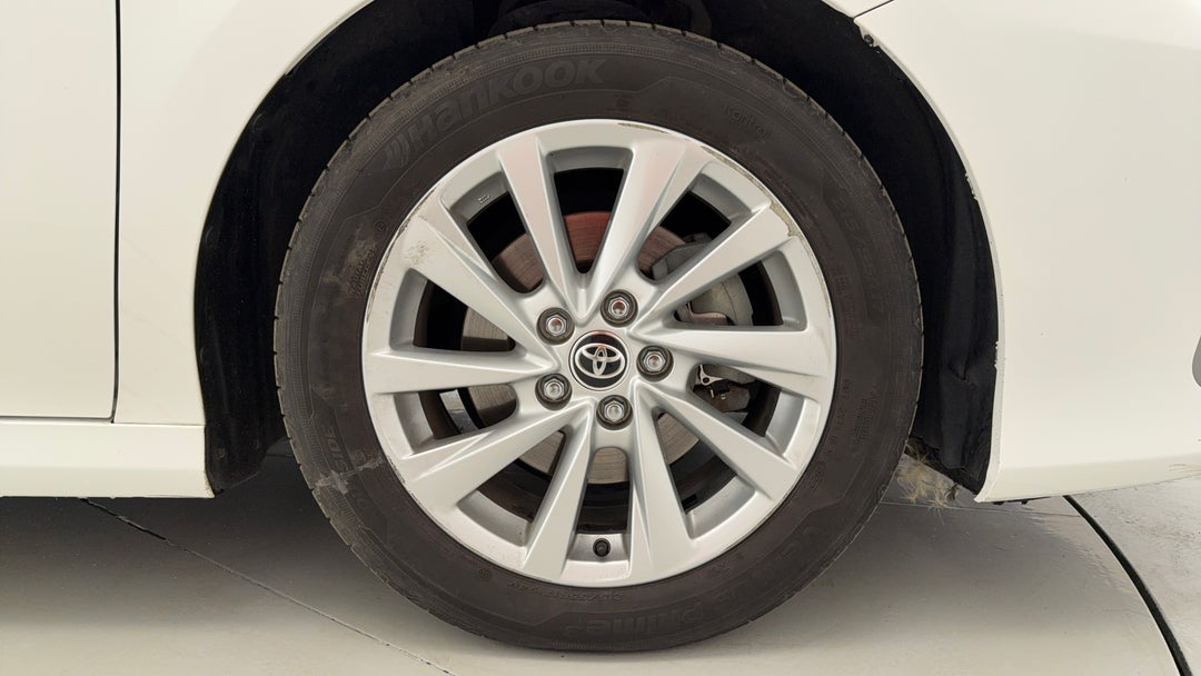 2021 Toyota Camry Ascent + Sat Nav Hybrid, Automatic, 111140 km, Right Front Wheel