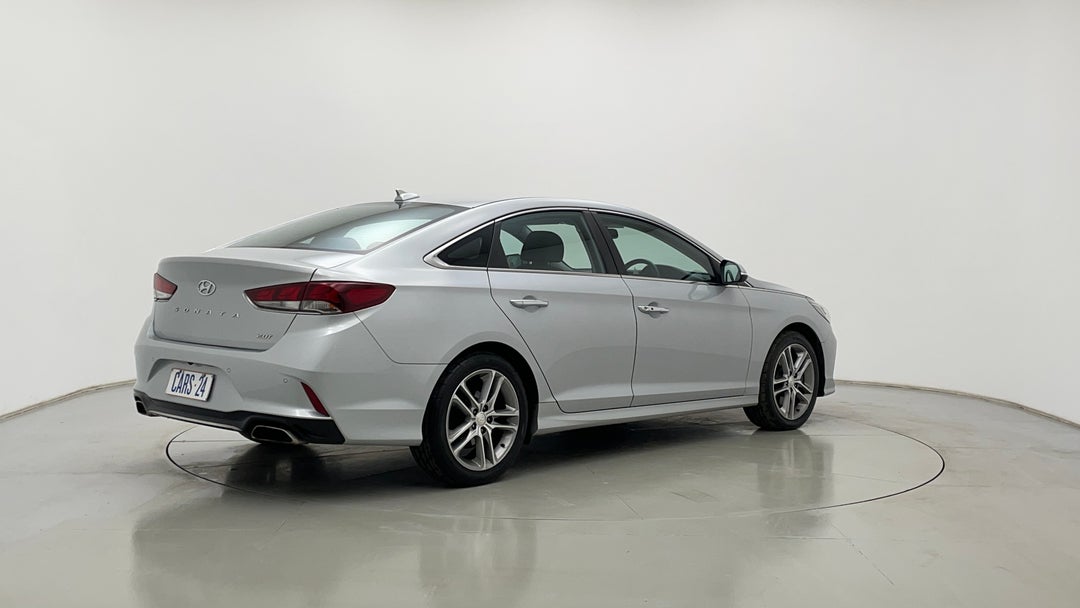 Right Back Diagonal (45- Degree) View