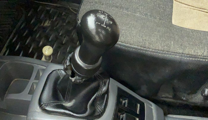 2015 Maruti Alto 800 LXI, Petrol, Manual, 53,965 km, Gear lever - Boot cover slightly torn