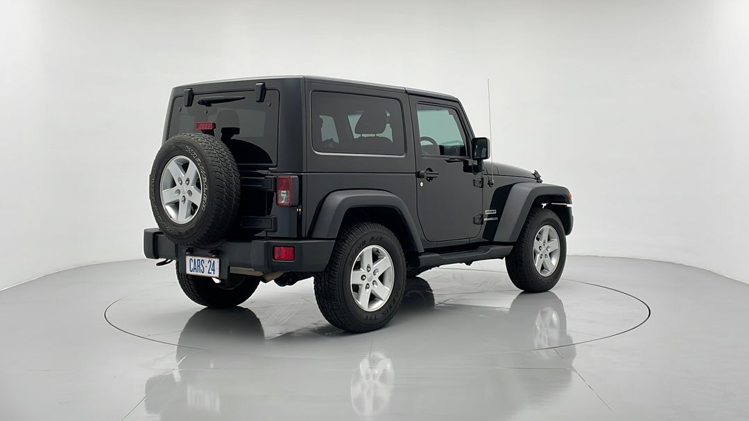 Right Back Diagonal (45- Degree) View