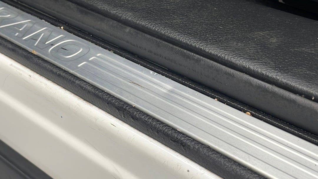 Door Sills Front LHS Dent