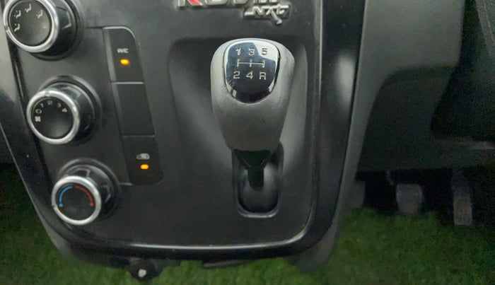 2018 Mahindra KUV 100 NXT K4+ P 6 STR, Petrol, Manual, 55,590 km, Gear Lever