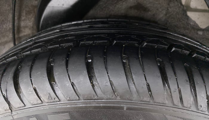 2014 Hyundai i20 SPORTZ 1.2 VTVT, Petrol, Manual, 49,500 km, Left Rear Tyre Tread