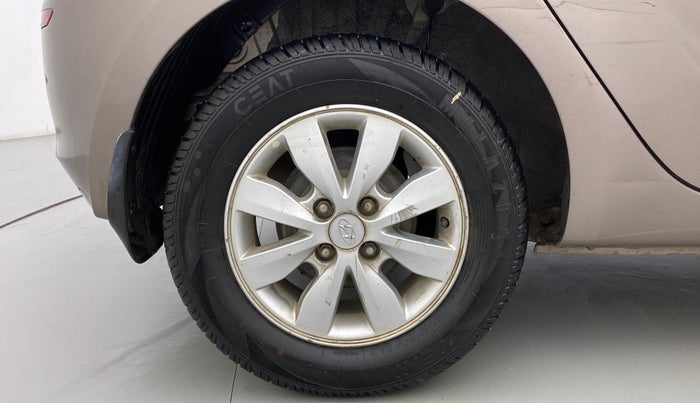 2014 Hyundai i20 SPORTZ 1.2 VTVT, Petrol, Manual, 49,500 km, Right Rear Wheel