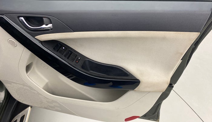 2020 Tata NEXON XZ+ 1.2, Petrol, Manual, 22,681 km, Driver Side Door Panels Control