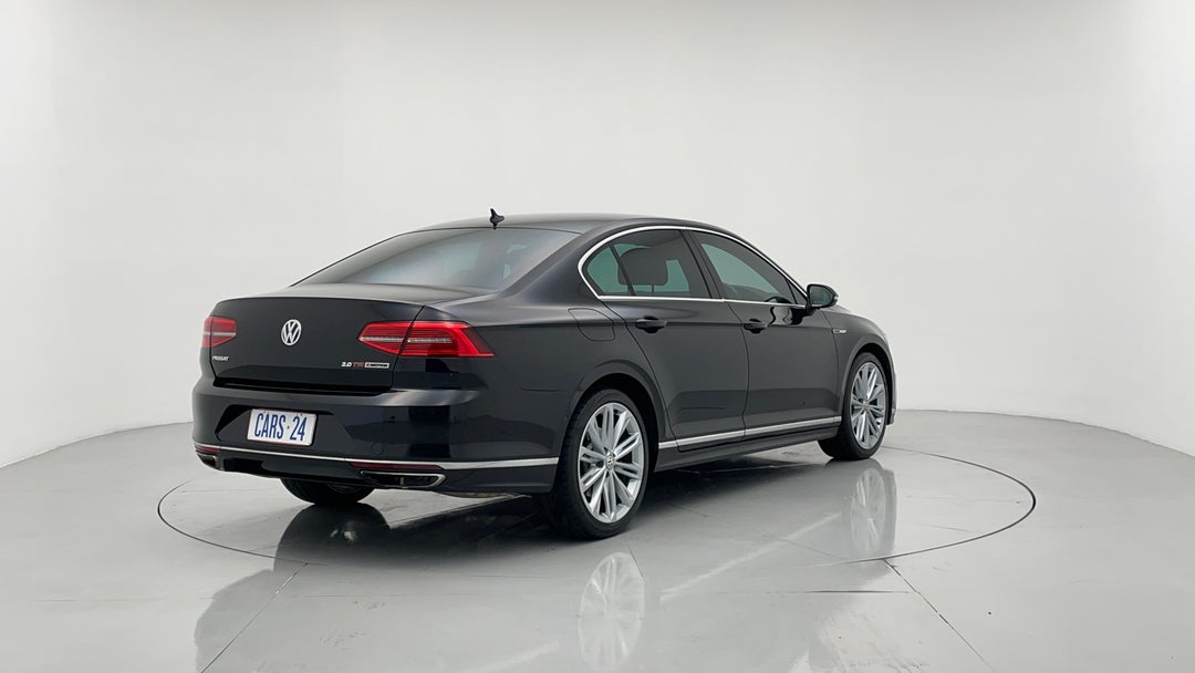 Right Back Diagonal (45- Degree) View