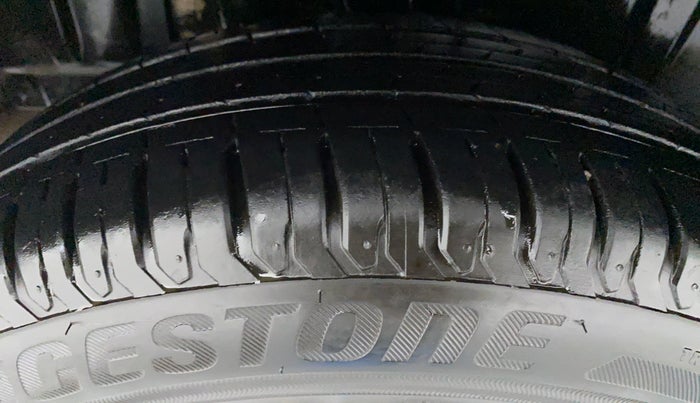 2019 Maruti XL6 ALPHA SHVS  MT, Petrol, Manual, 13,971 km, Right Rear Tyre Tread