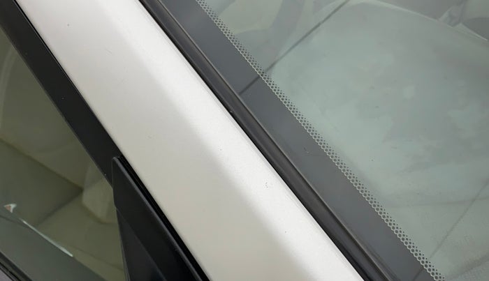 2011 Hyundai Verna FLUIDIC 1.4 VTVT, Petrol, Manual, 49,908 km, Right A pillar - Paint is slightly faded