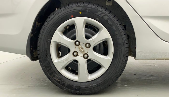 2011 Hyundai Verna FLUIDIC 1.4 VTVT, Petrol, Manual, 49,908 km, Right Rear Wheel