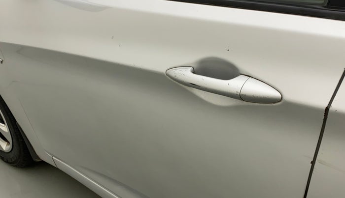 2011 Hyundai Verna FLUIDIC 1.4 VTVT, Petrol, Manual, 49,908 km, Front passenger door - Slightly dented