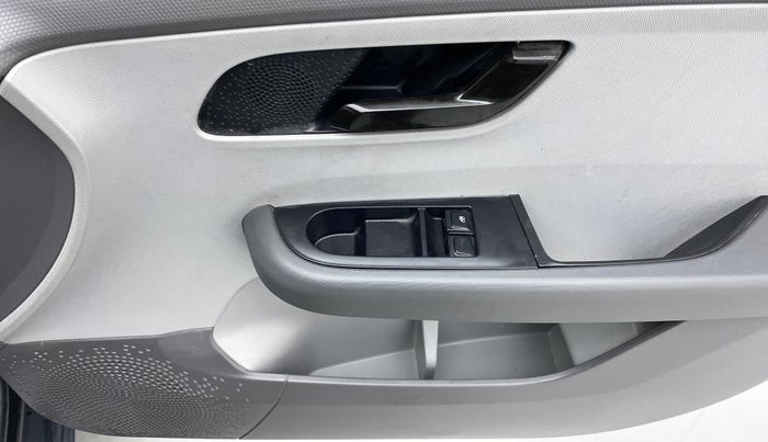 2020 Tata ALTROZ XE 1.2, Petrol, Manual, 3,067 km, Driver Side Door Panels Control