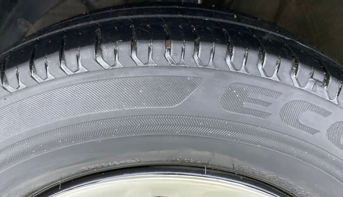 2018 Maruti Swift VXI D, Petrol, Manual, 49,894 km, Left Front Tyre Tread
