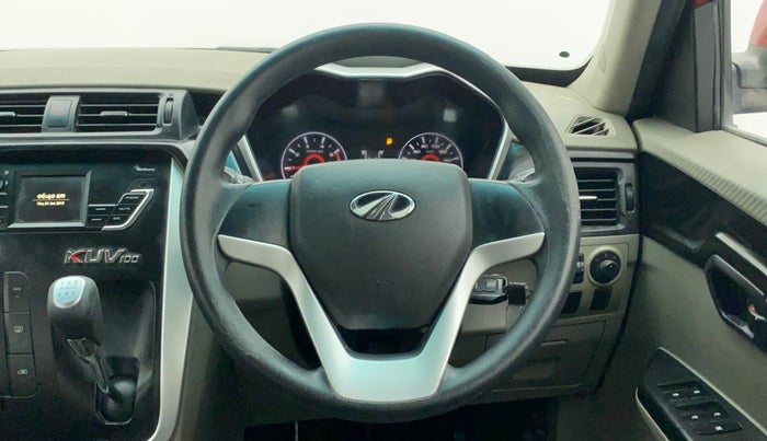 2016 Mahindra Kuv100 K6 5 STR, Petrol, Manual, 79,691 km, Steering Wheel Close Up