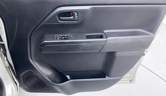 2020 Maruti New Wagon-R LXI 1.0 L, Petrol, Manual, 47,198 km, Driver Side Door Panels Control