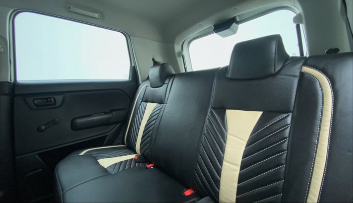 2020 Maruti New Wagon-R LXI 1.0 L, Petrol, Manual, 47,198 km, Right Side Rear Door Cabin