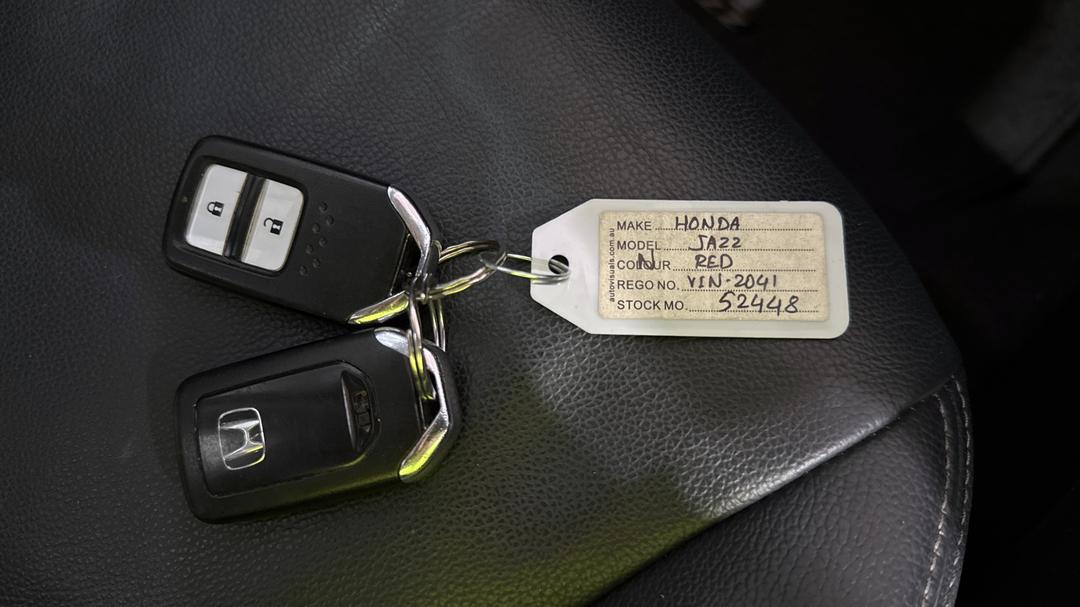 2015 Honda Jazz Vti-l, Automatic, 81613 km, Key Close-up