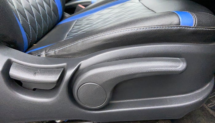 2016 Hyundai i20 Active 1.2 SX, Petrol, Manual, 22,395 km, Driver Side Adjustment Panel