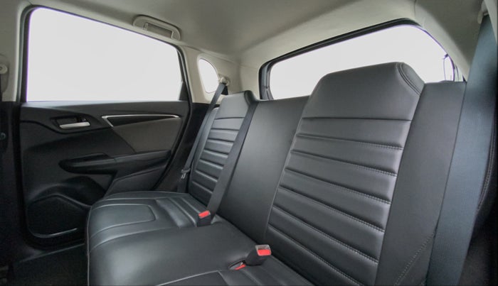 2018 Honda WR-V 1.5 i-DTEC VX MT, Diesel, Manual, Right Side Rear Door Cabin