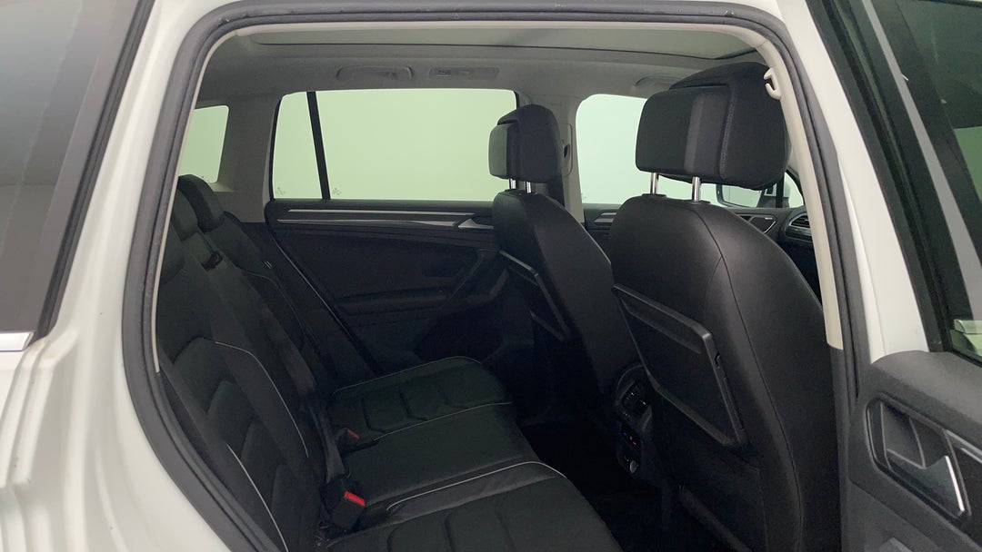 2018 Volkswagen Tiguan 132 Tsi Comfortline, Automatic, 118238 km, Right Side Rear Door Cabin View