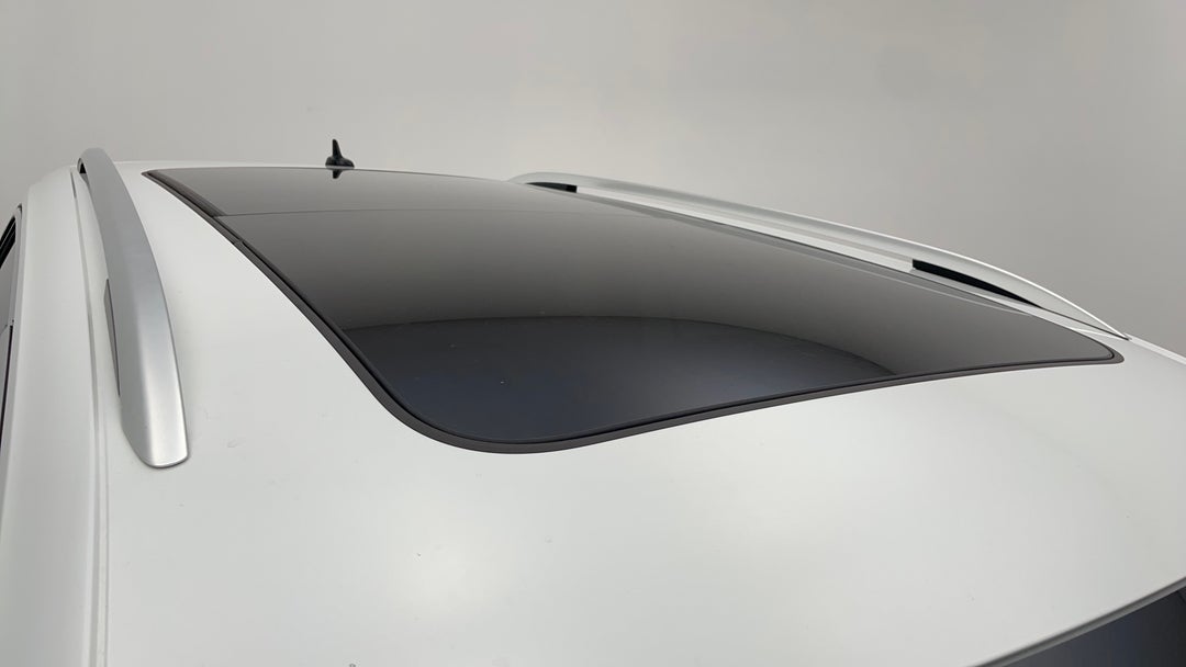 2018 Volkswagen Tiguan 132 Tsi Comfortline, Automatic, 118238 km, Roof/Sunroof View