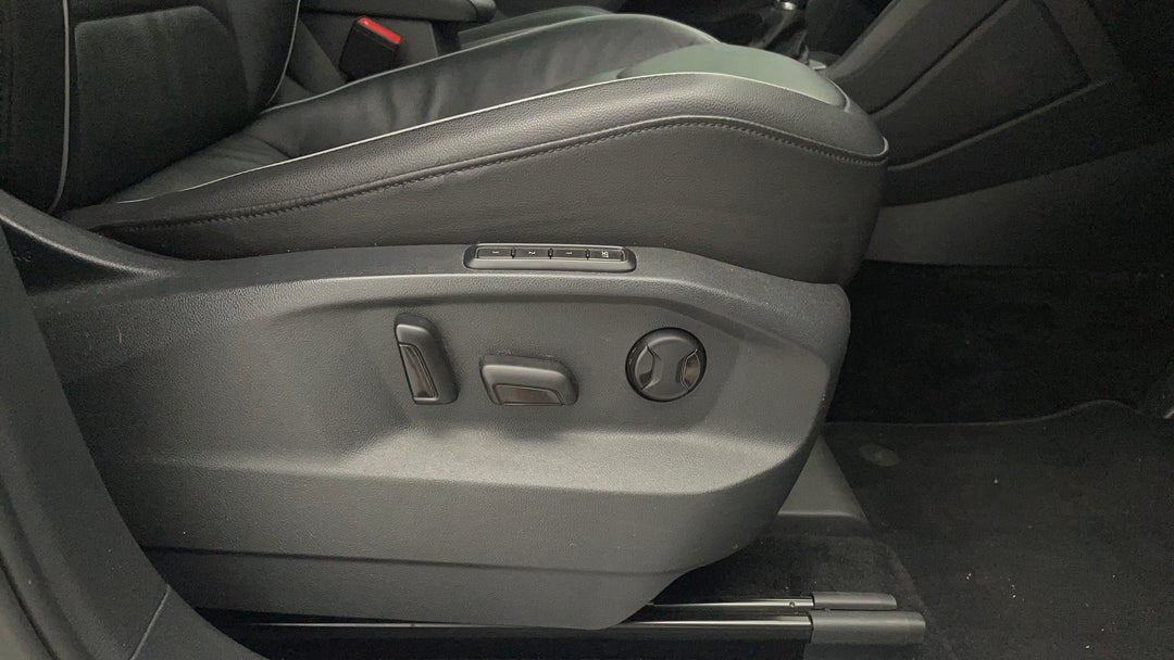 2018 Volkswagen Tiguan 132 Tsi Comfortline, Automatic, 118238 km, Drivers Side Adjustment Panel