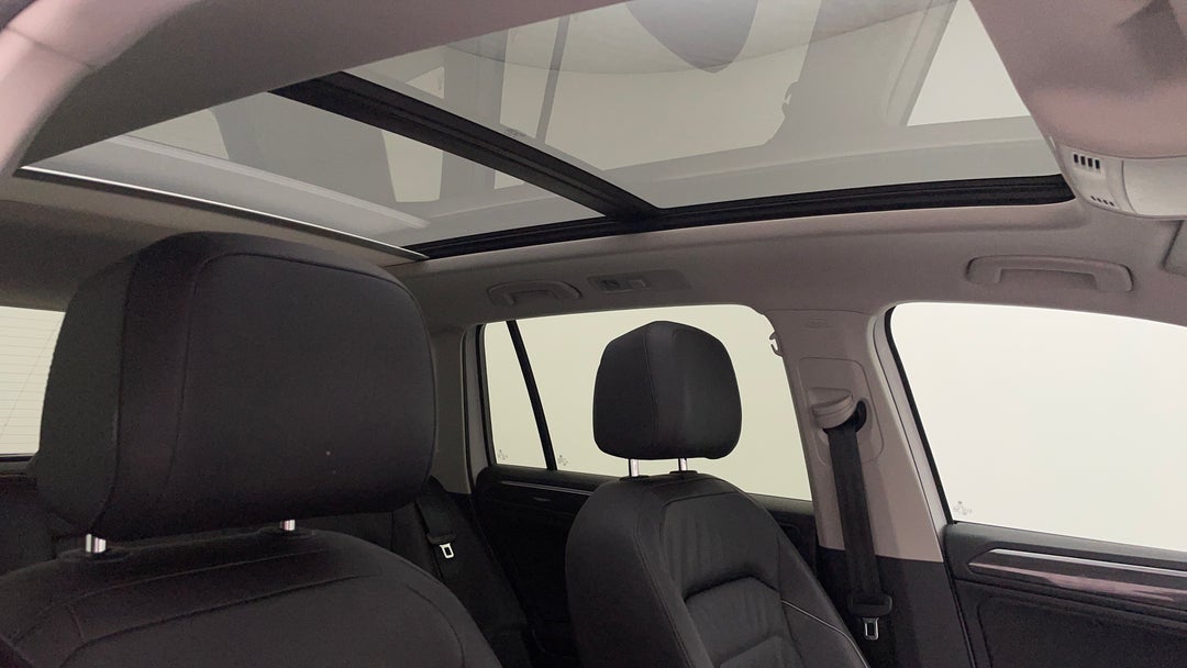 2018 Volkswagen Tiguan 132 Tsi Comfortline, Automatic, 118238 km, Interior Sunroof/Moonroof